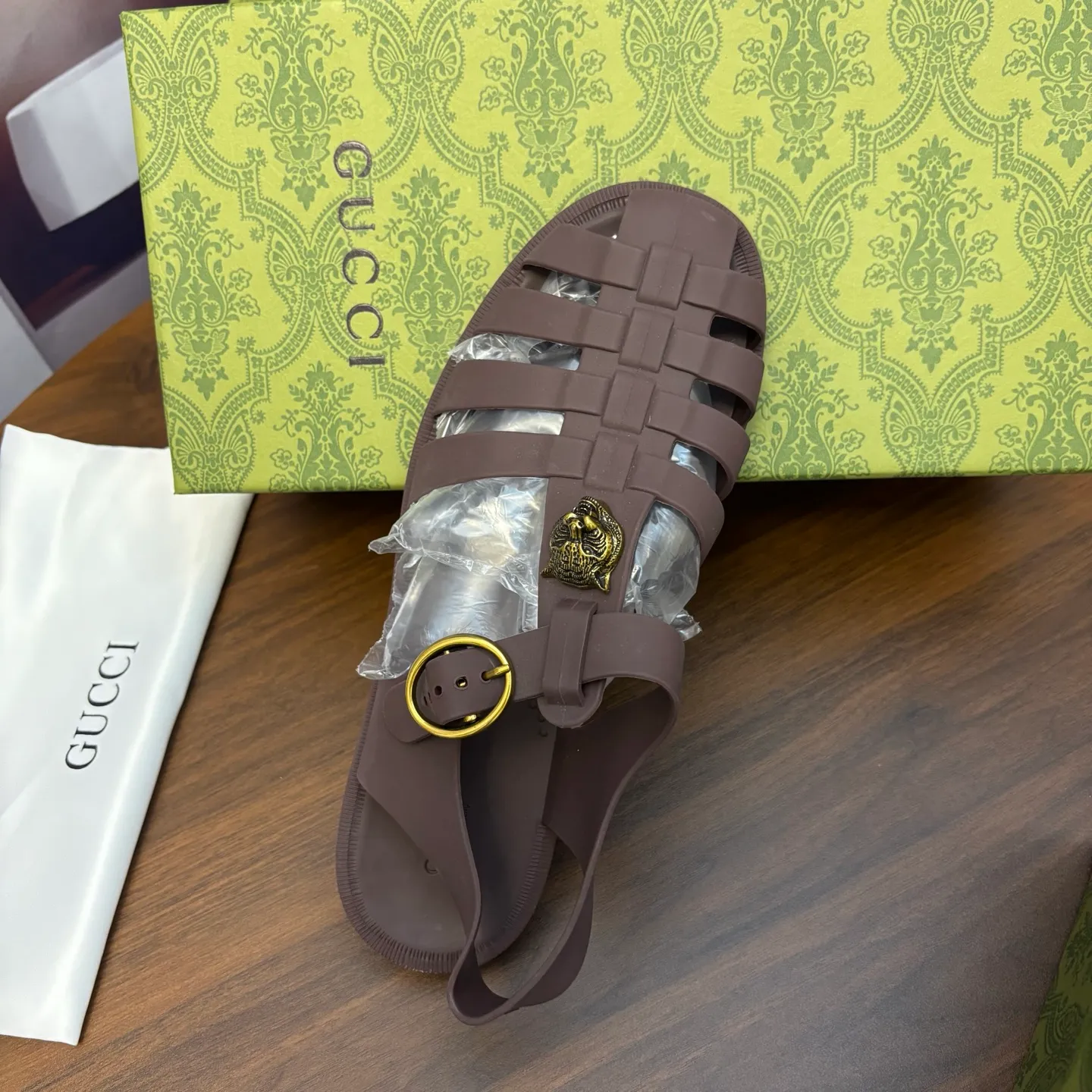 Men's shoes 260💰 [Gucci] Counter quality, top-quality original goods, real photos! Original TPU material, fine workmanship, comfortable; genuine 1:1 replica Size: 36 ~ 46